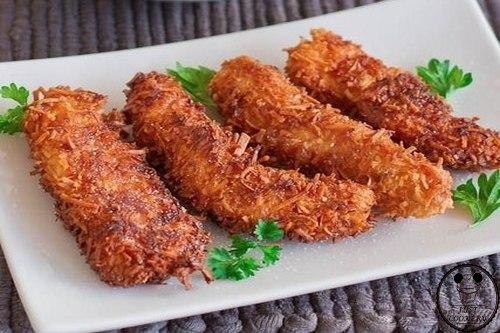КУРИНАЯ ГРУДКА В КОКОСОВЫХ ХЛОПЬЯХ КУРИНАЯ ГРУДКА В КОКОСОВЫХ ХЛОПЬЯХ
