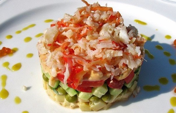 Рецепты крабового салата: 3 варианта на любой вкус Рецепты крабового салата: 3 варианта на любой вкус
