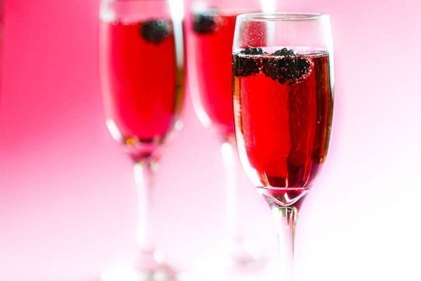 10 коктейлей с шампанским ко Дню святого Валентина