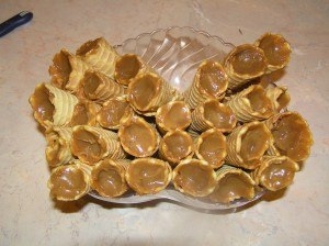 Если у вас дома есть элекровафельница, можно приготовить вкусные домашние вафли. Такие вафли станут украшением праздничного стола и не оставят равнодушными ваших гостей. Если у вас дома есть элекровафельница, можно приготовить вкусные домашние вафли. Такие вафли станут украшением праздничного стола и не оставят равнодушными ваших гостей.