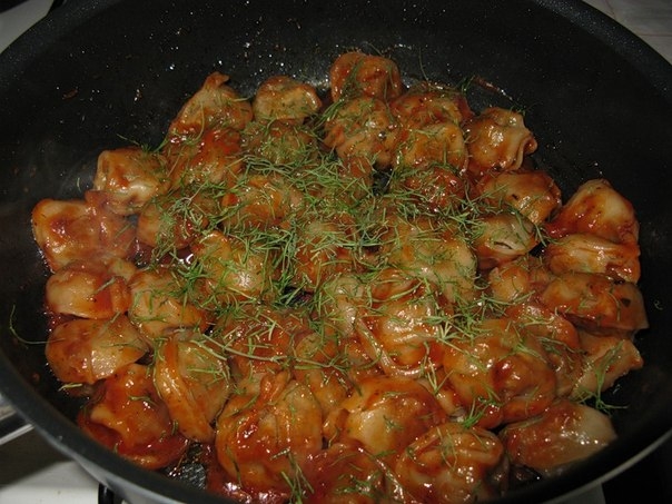 Немного философии. Вкуснее всего получаются жареные пельмени из пельменей Советского образца, которые были в форме полумесяца и содержат в себе куриное мясо. Если же Вы купили пельмени с говядиной и свиной, то такое блюдо можно ещё назвать – «Мини Чебурек Немного философии. Вкуснее всего получаются жареные пельмени из пельменей Советского образца, которые были в форме полумесяца и содержат в себе куриное мясо. Если же Вы купили пельмени с говядиной и свиной, то такое блюдо можно ещё назвать – «Мини Чебурек