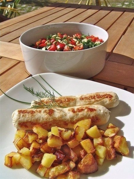 Нежные домашние сосиски из куриного филе.