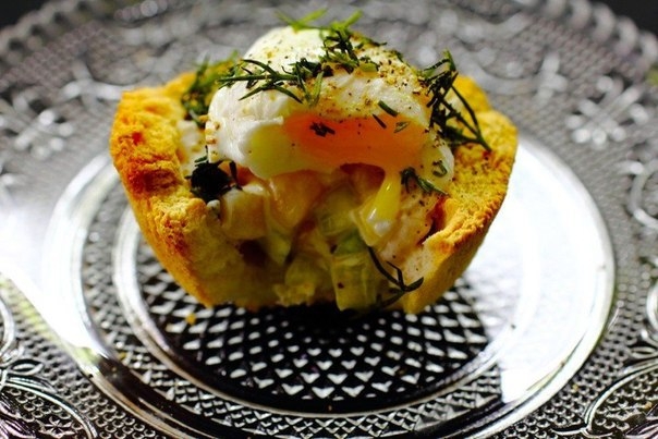 "Корзинки с кальмарами и перепелиными яйцами-пашот" "Корзинки с кальмарами и перепелиными яйцами-пашот"